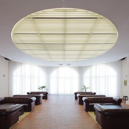 灯塔高尔夫和spa酒店 巴尔奇克 外观 照片 A linear grille