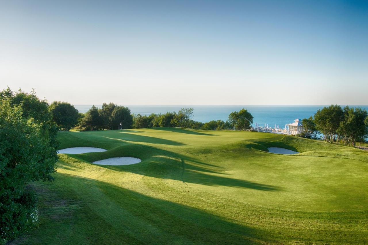 灯塔高尔夫和spa酒店 巴尔奇克 外观 照片 Golf course at the resort